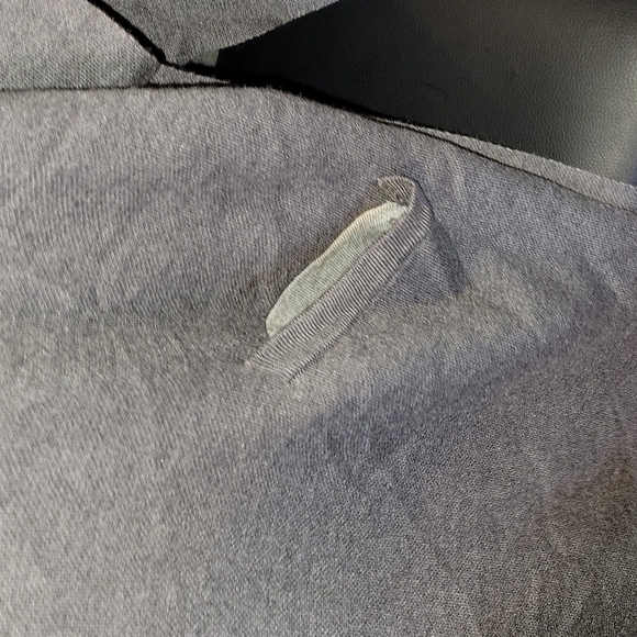 Lululemon one size wrap with pockets - Picture 2 of 4